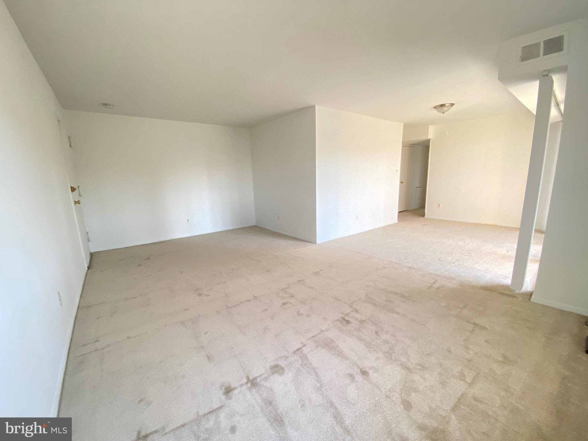 YORKTOWNE SQUARE - Residential Lease