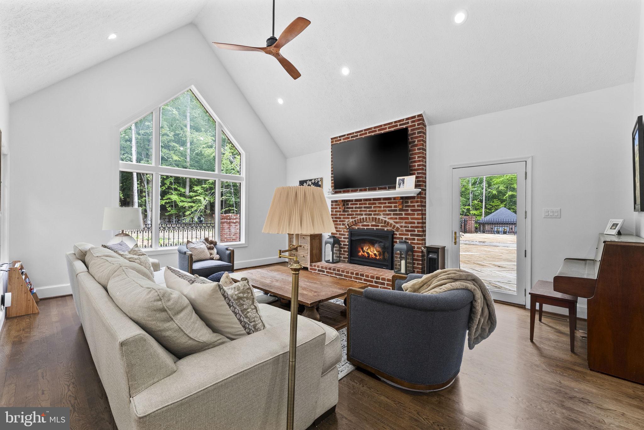 DOMINION VALLEY HUNT - Residential