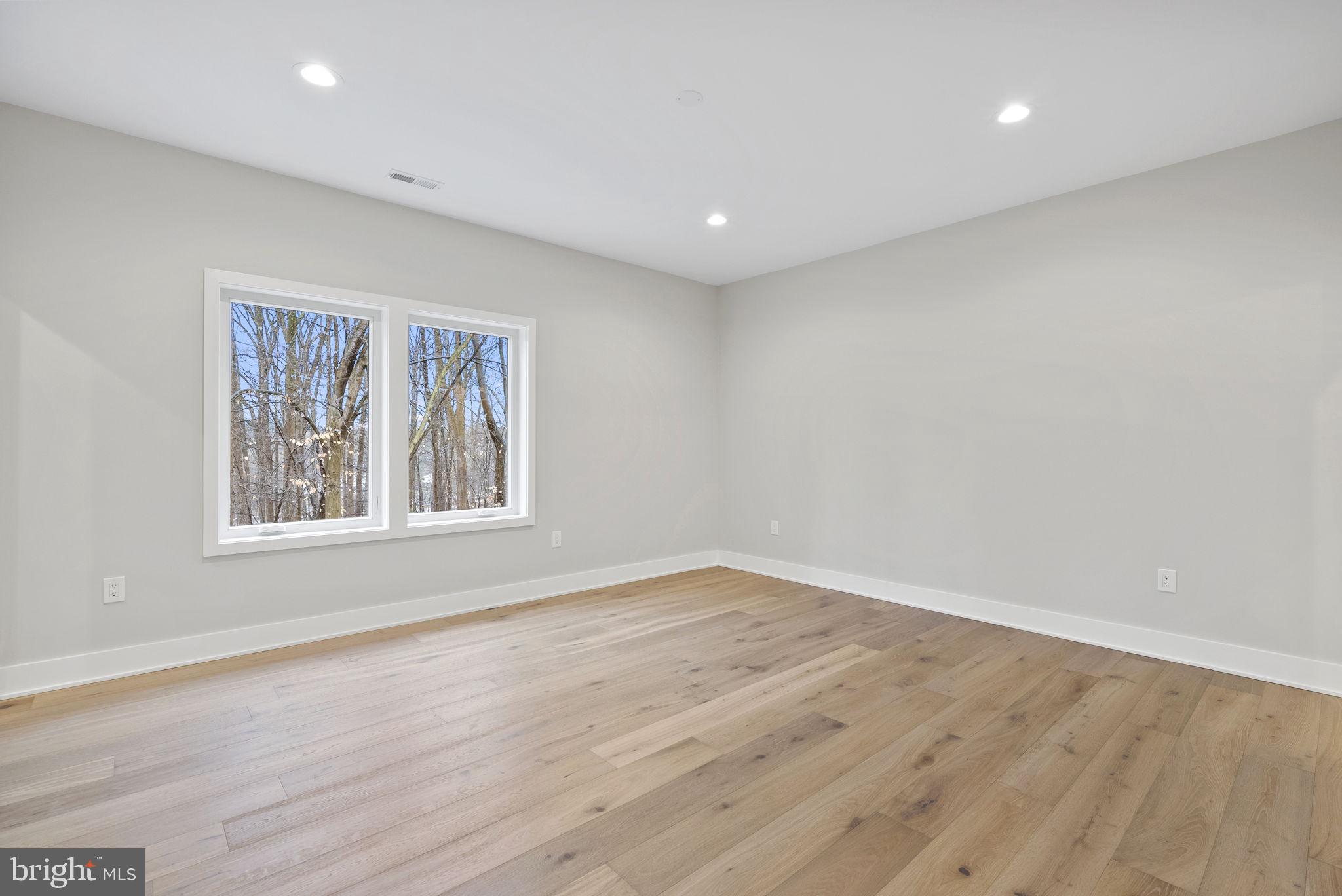 BURNING TREE VALLEY - Residential