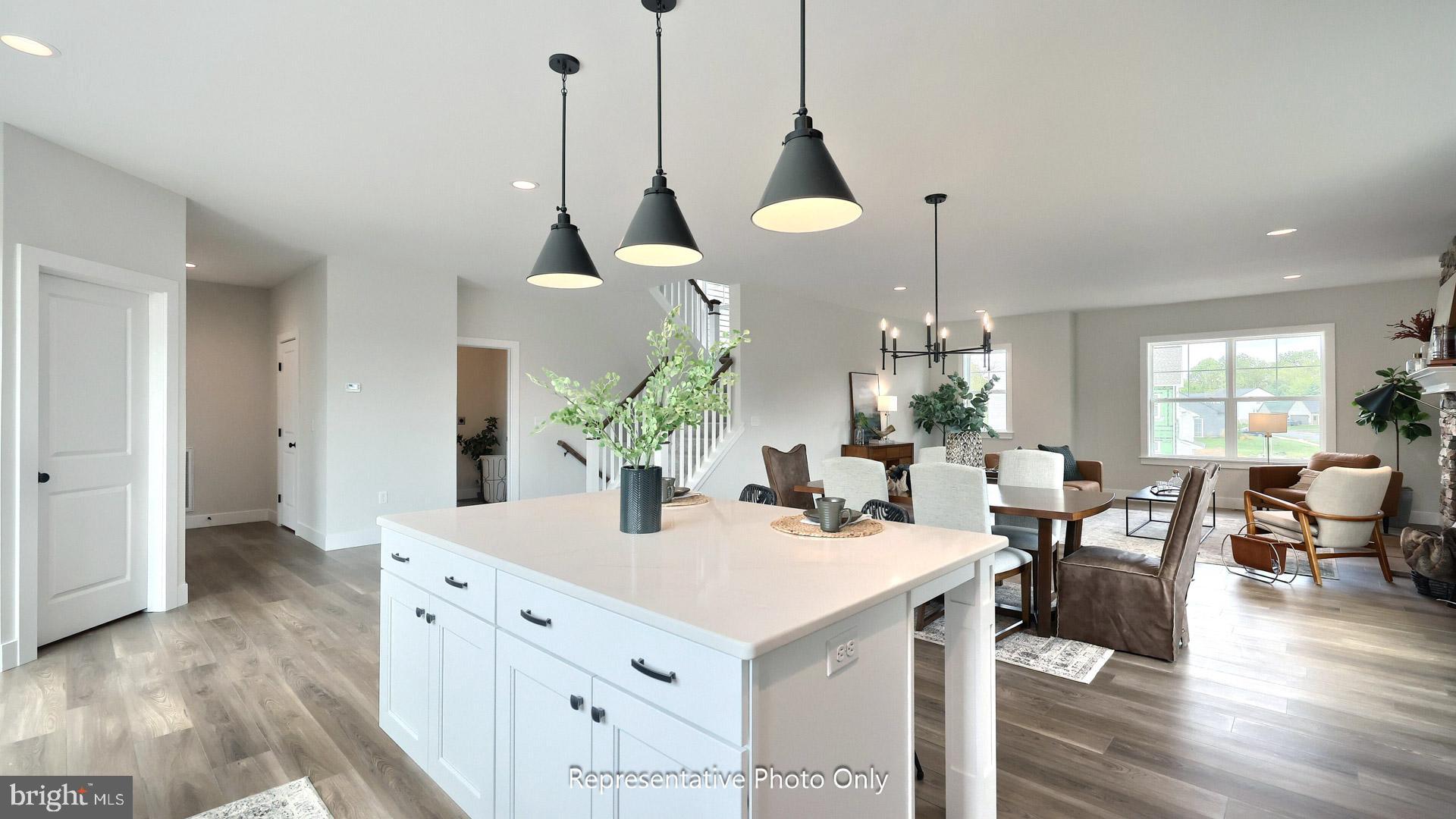 WALTON HILL - Residential