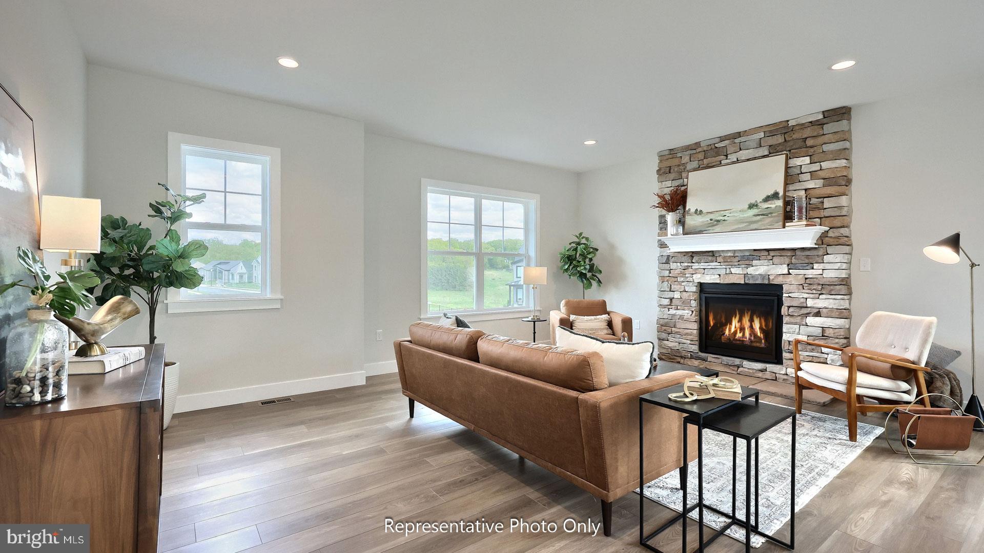 WALTON HILL - Residential