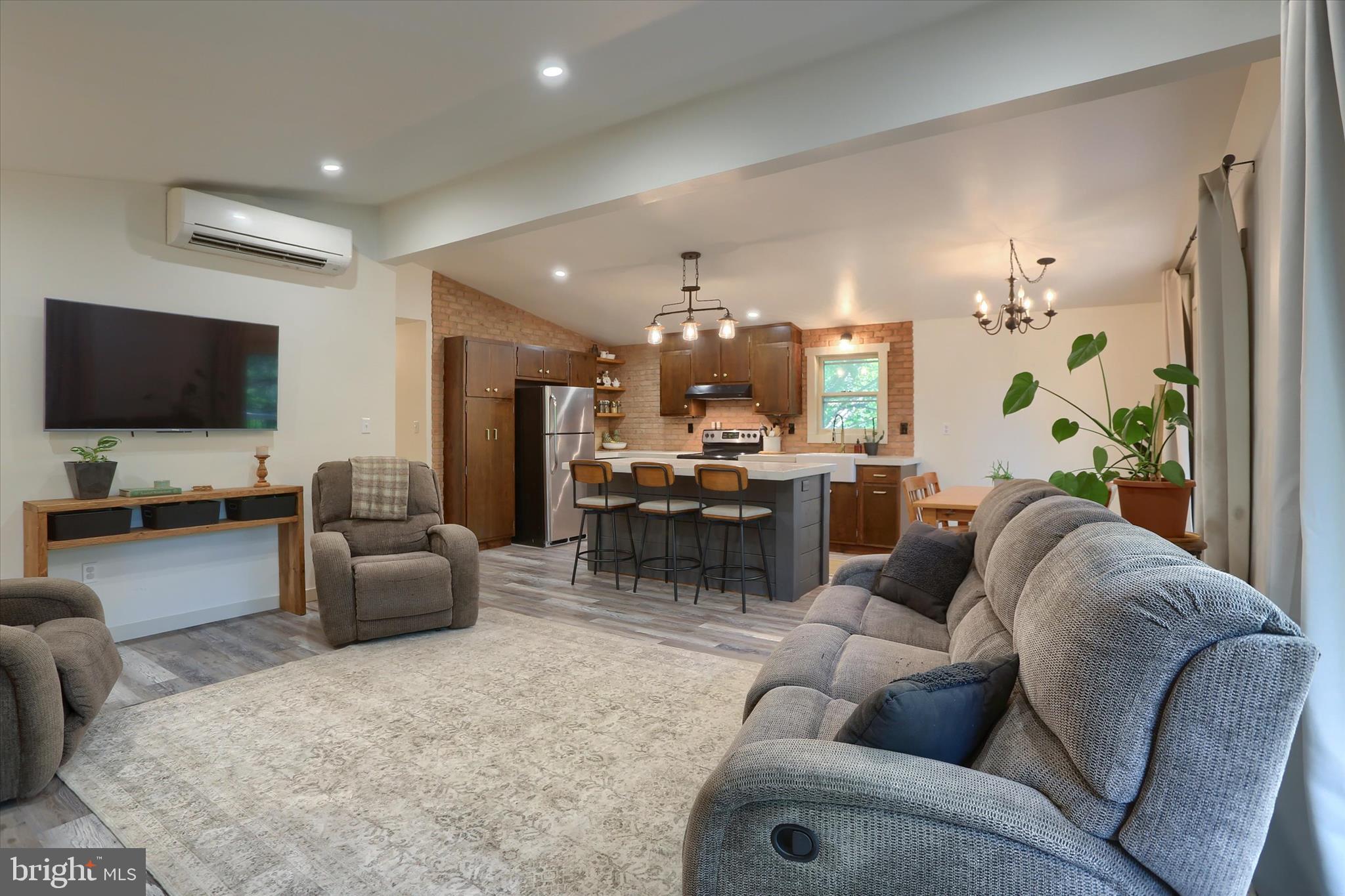 CAMP STRAUSS - Residential