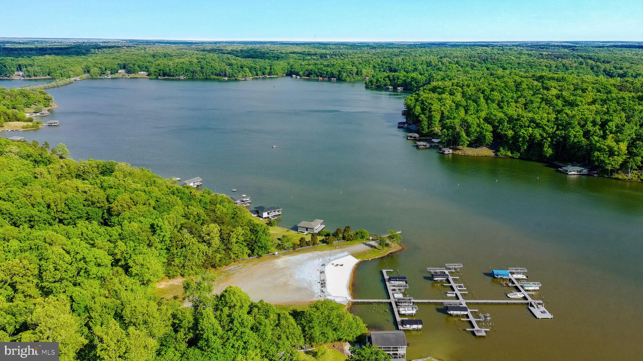 SHOREWOOD - Residential