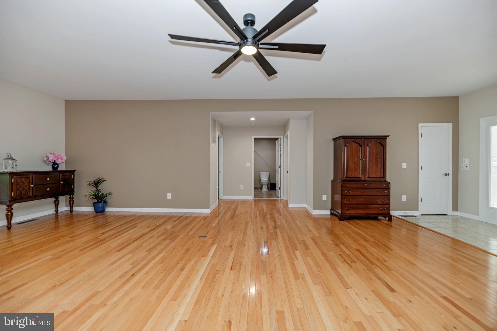 SHOREWOOD - Residential