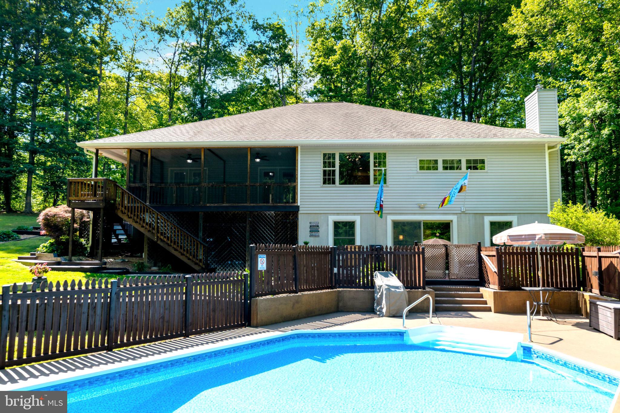 SHOREWOOD - Residential