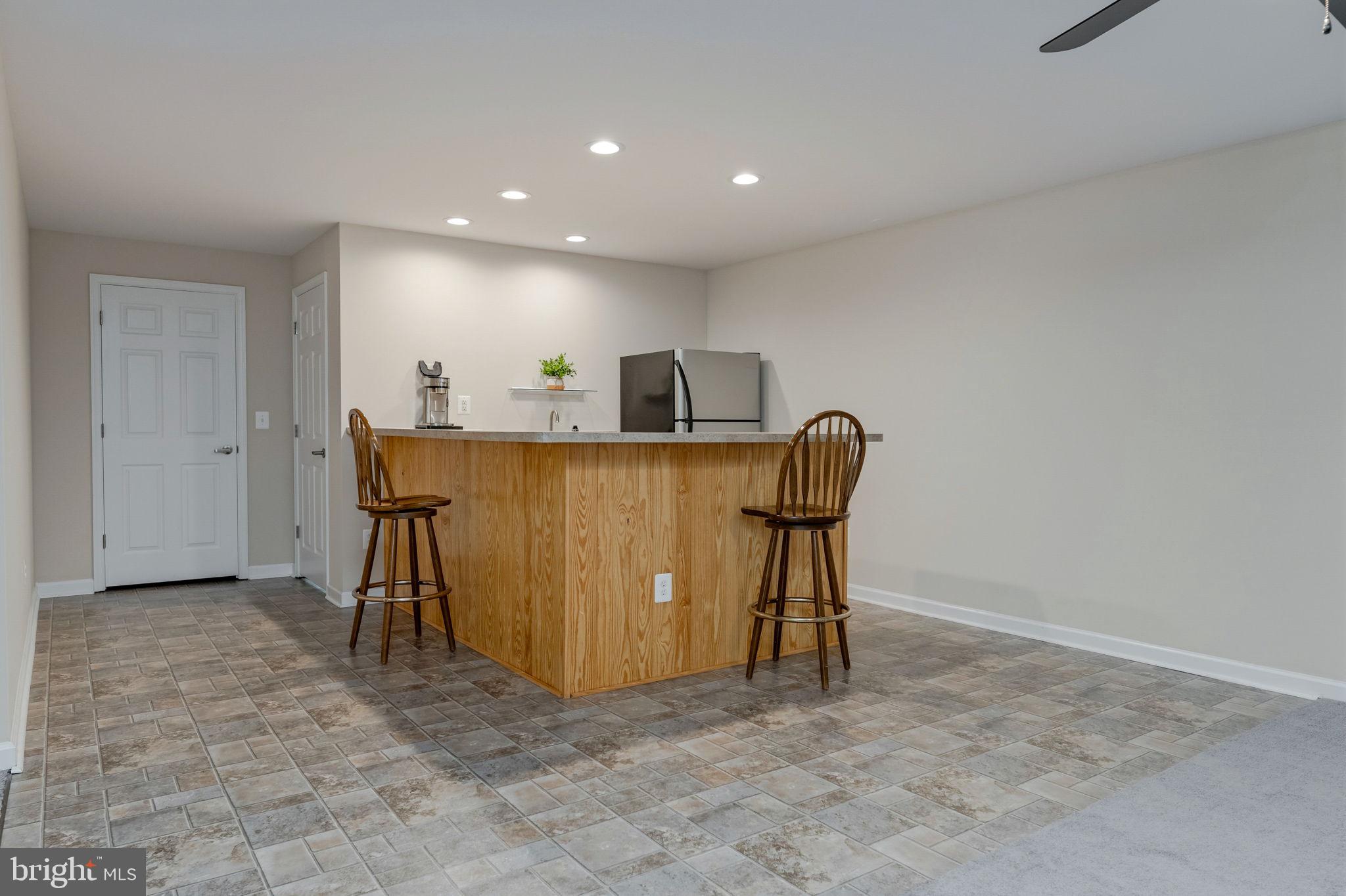 SHOREWOOD - Residential
