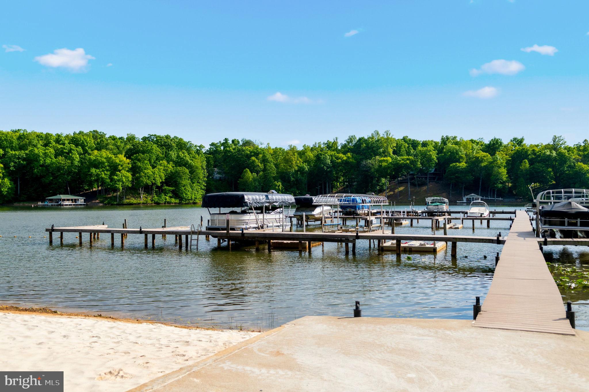 SHOREWOOD - Residential