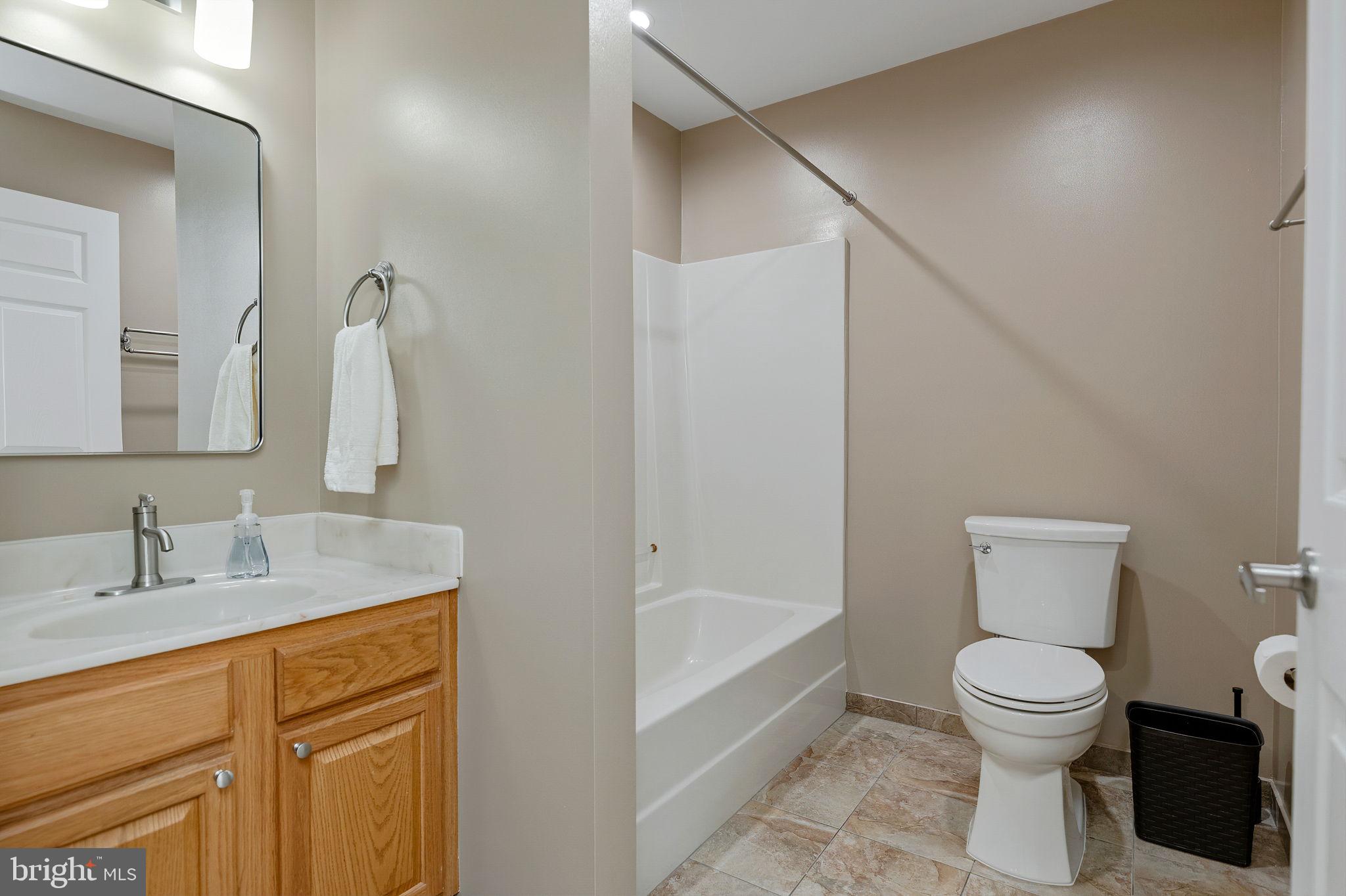 SHOREWOOD - Residential