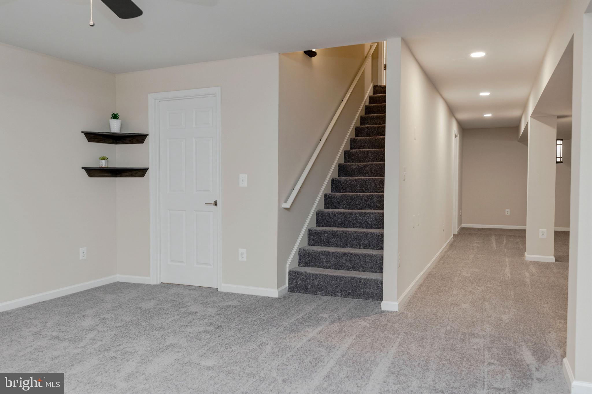 SHOREWOOD - Residential