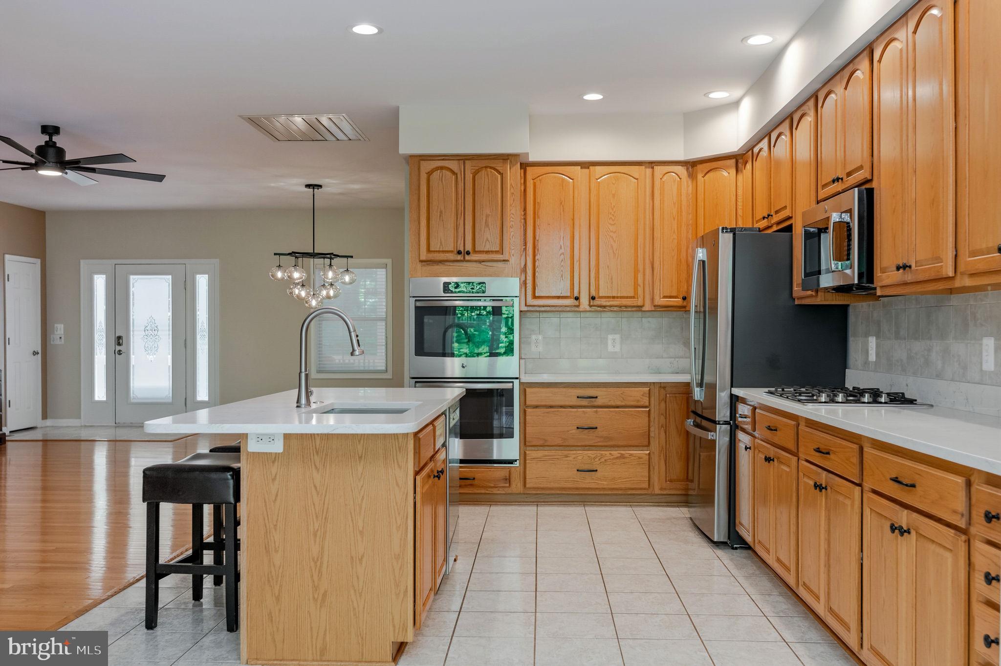 SHOREWOOD - Residential