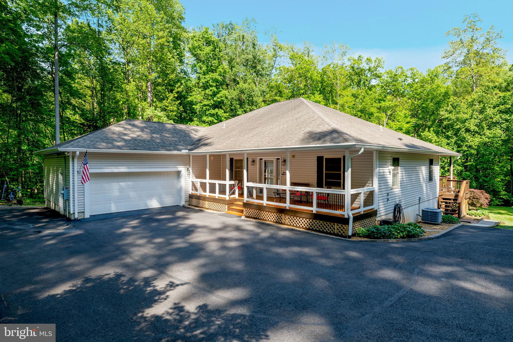 SHOREWOOD - Residential