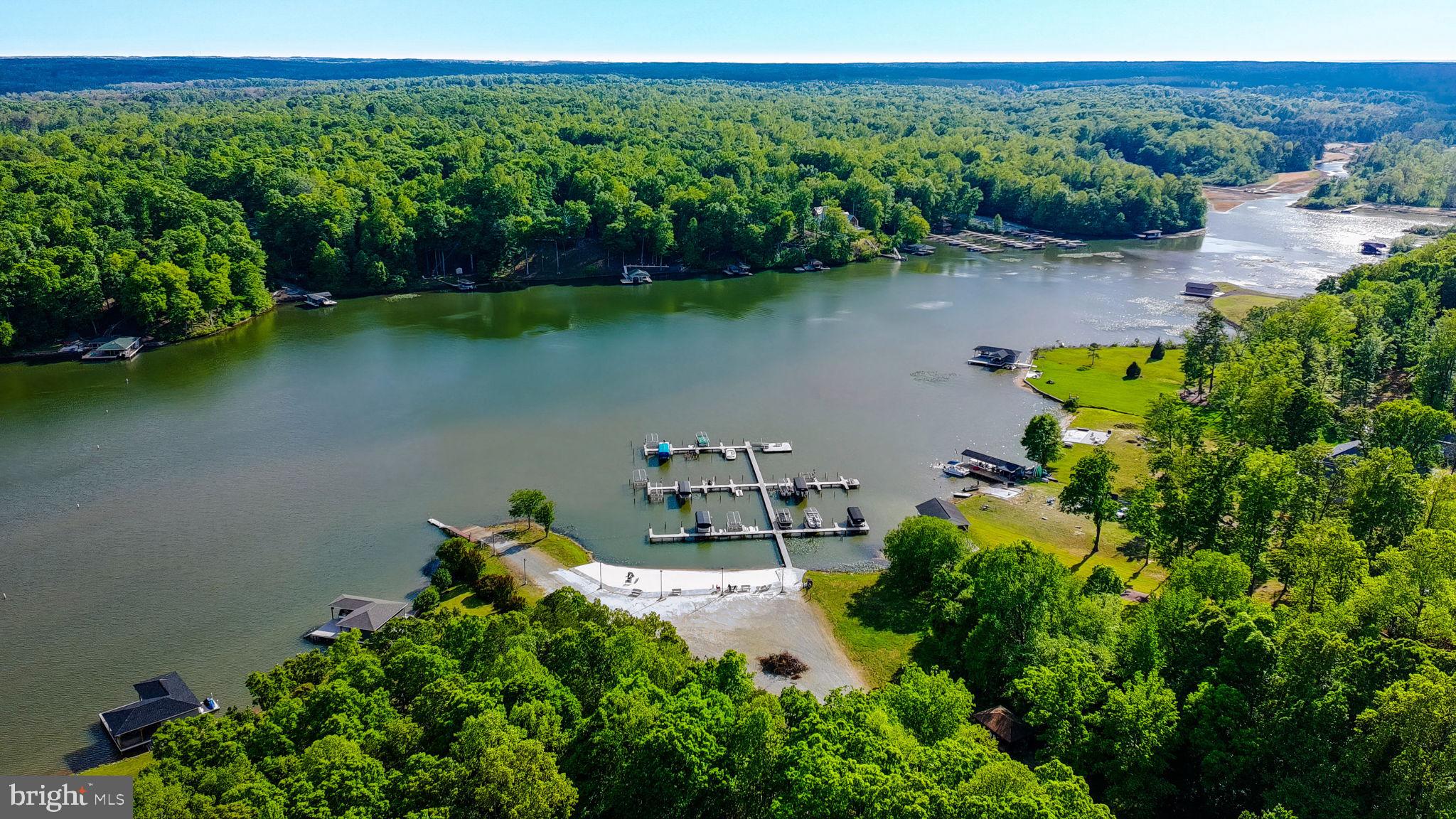 SHOREWOOD - Residential