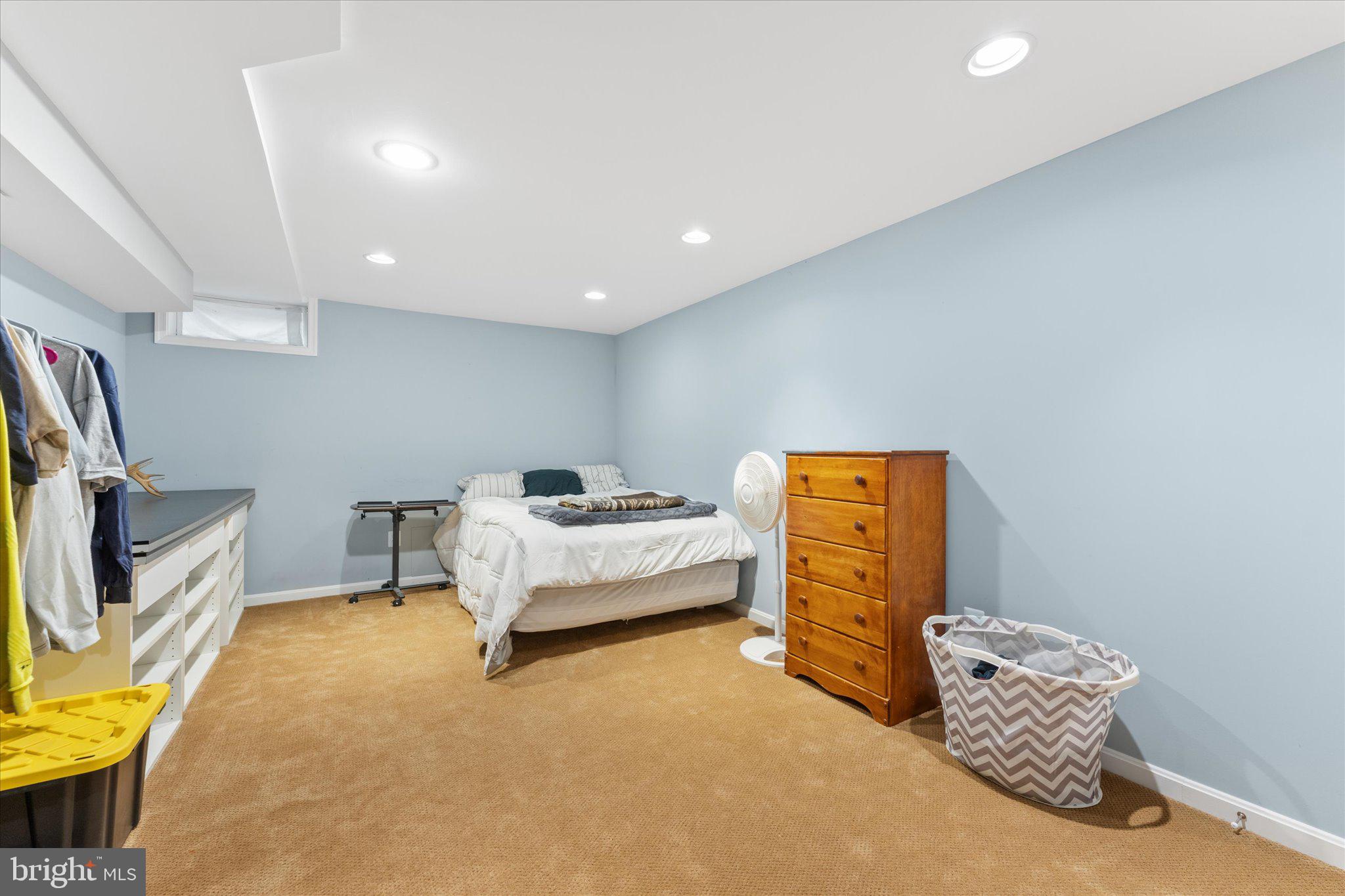 ASHBURN VILLAGE - Residential