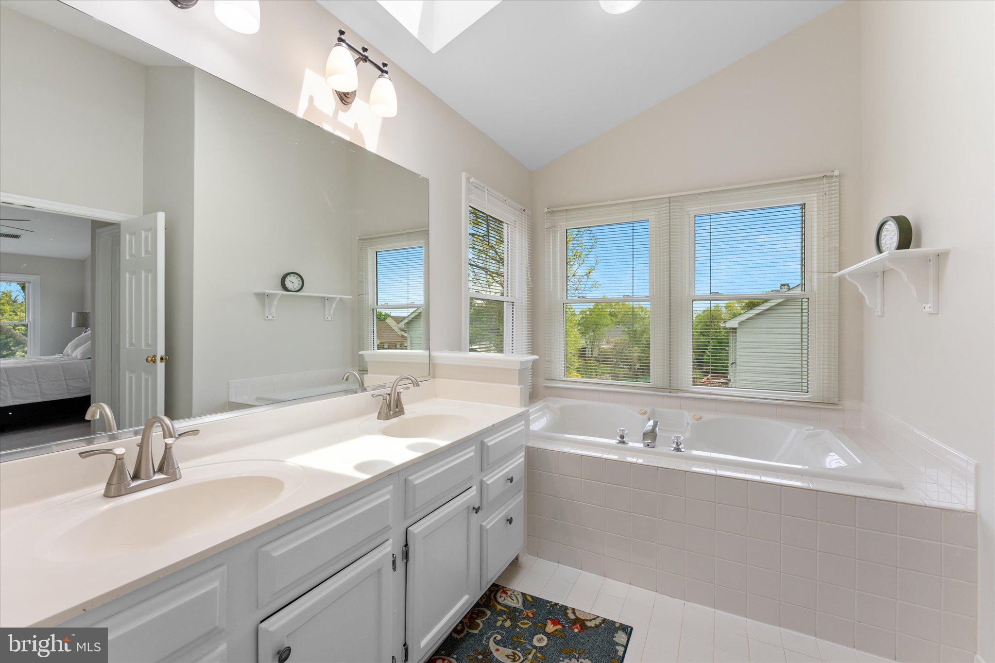 ASHBURN VILLAGE - Residential