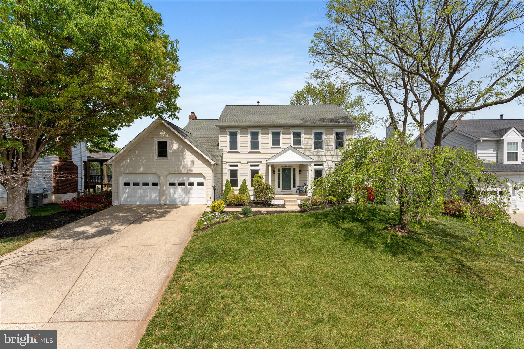 ASHBURN VILLAGE - Residential