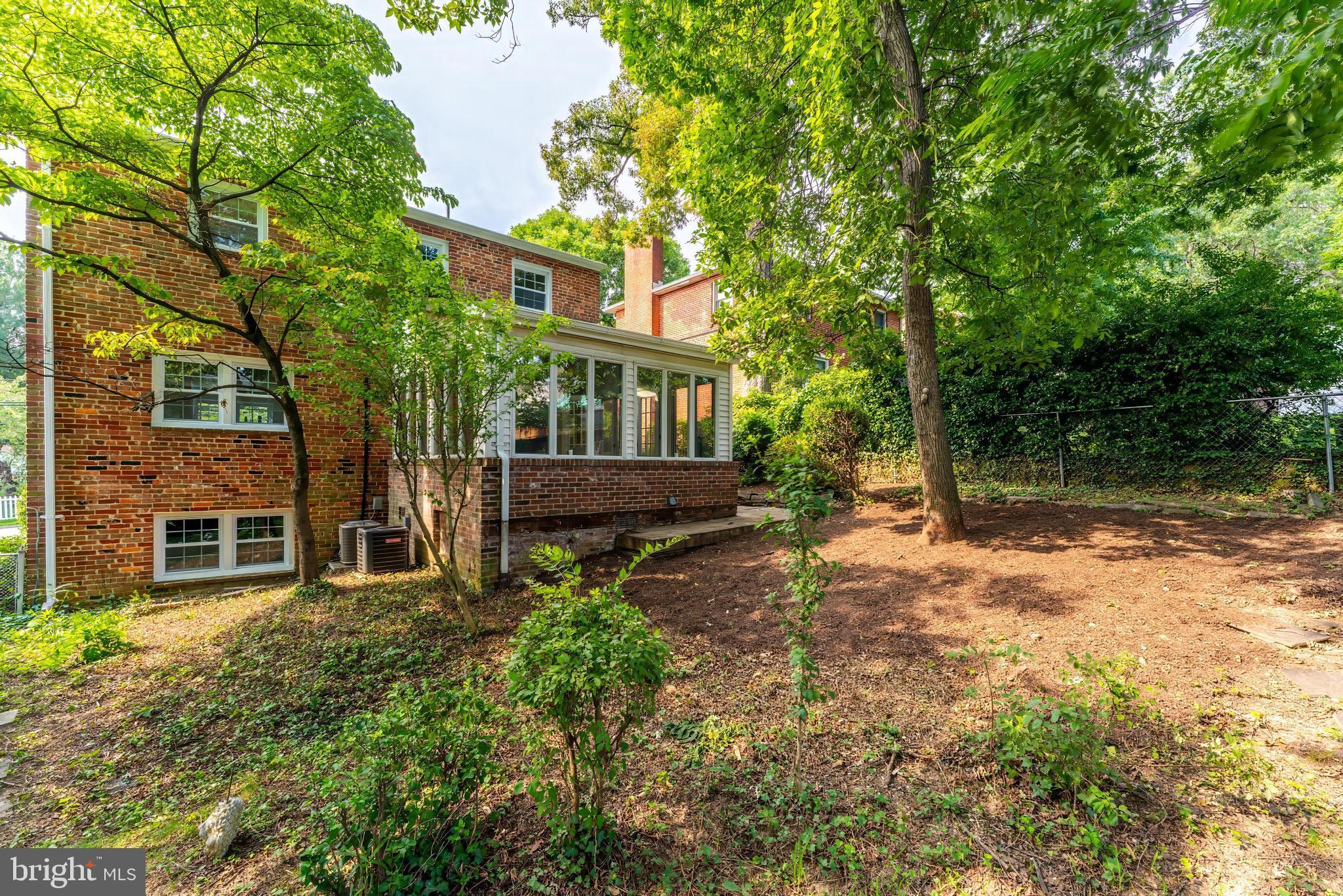 BARCROFT - Residential