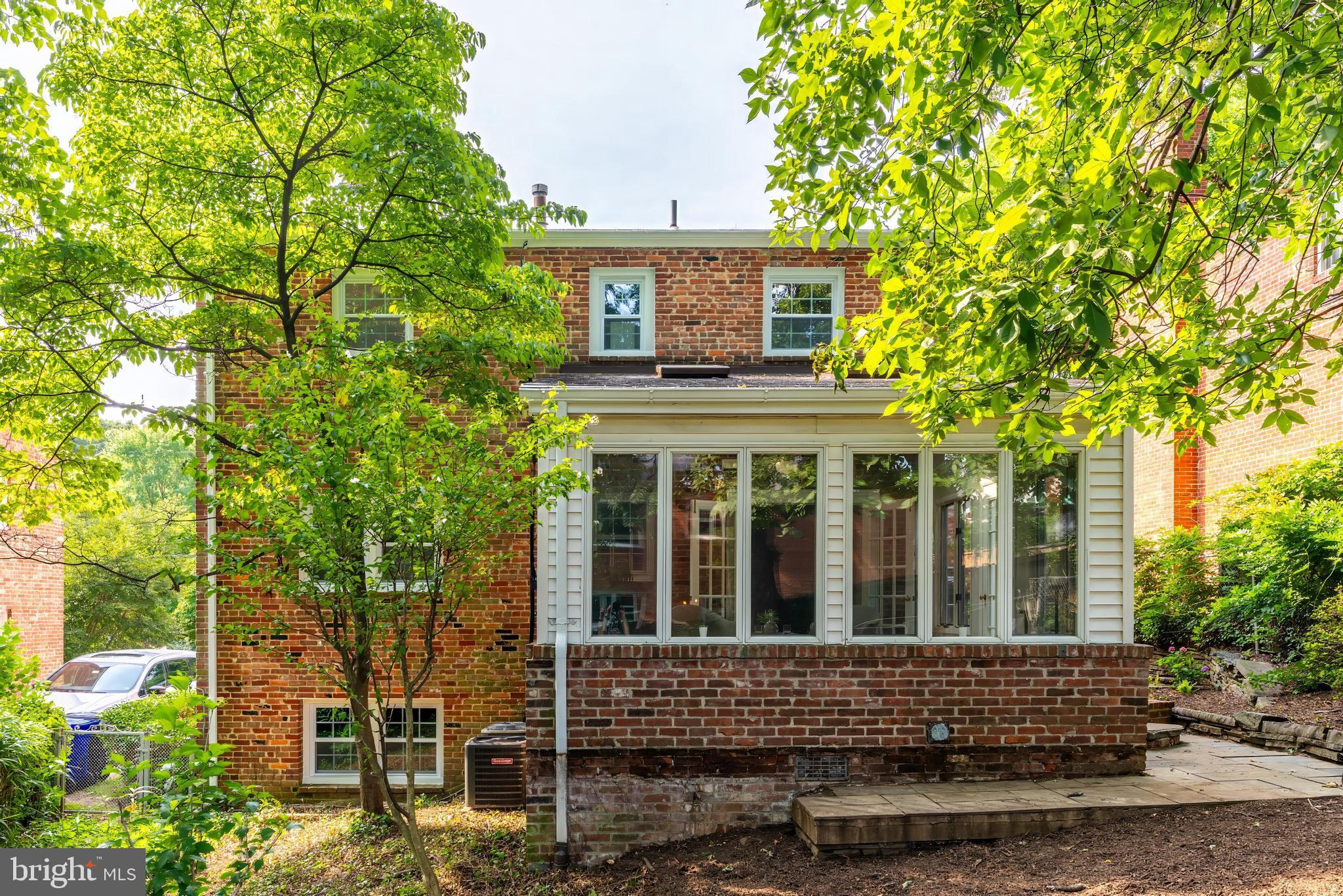 BARCROFT - Residential
