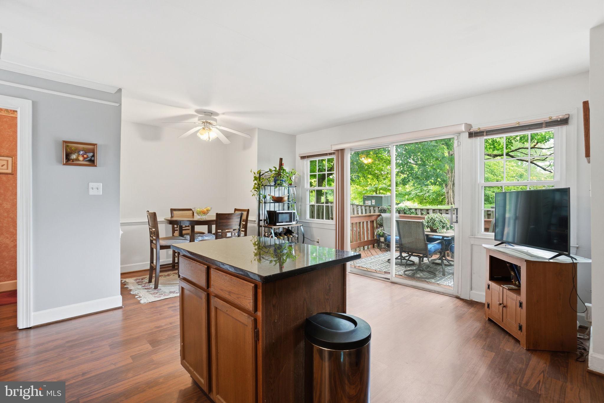 OVERLOOK POINTE - Residential