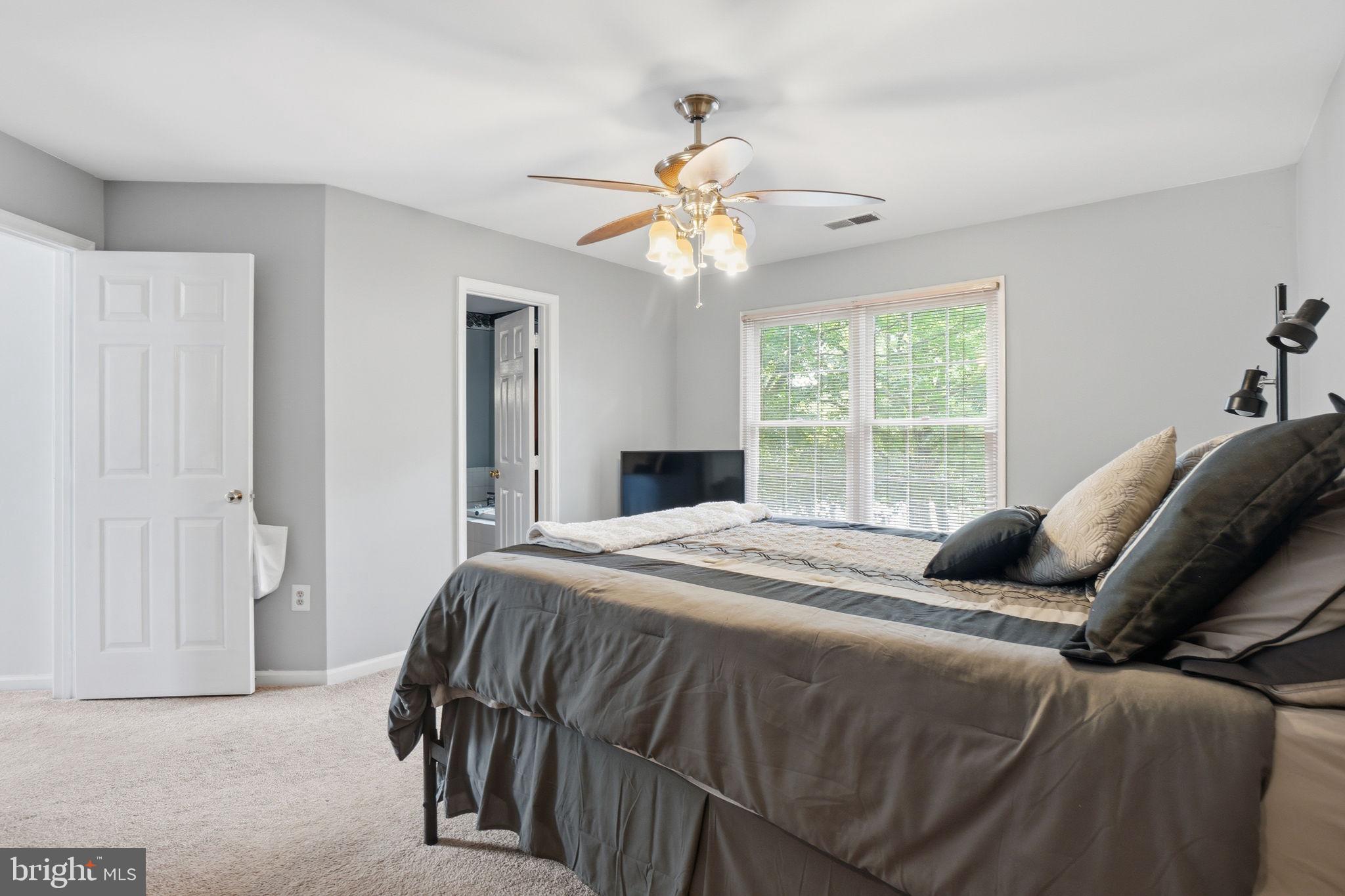 OVERLOOK POINTE - Residential