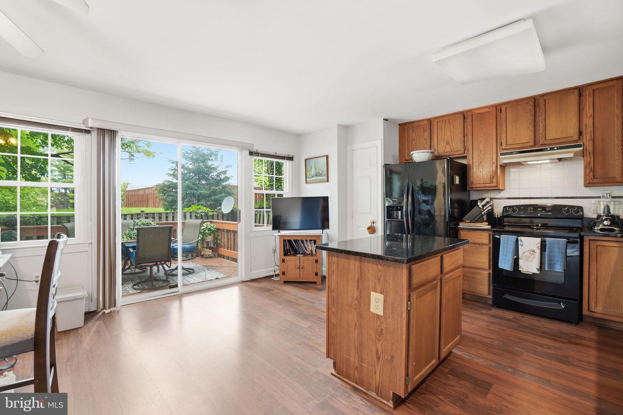 OVERLOOK POINTE - Residential