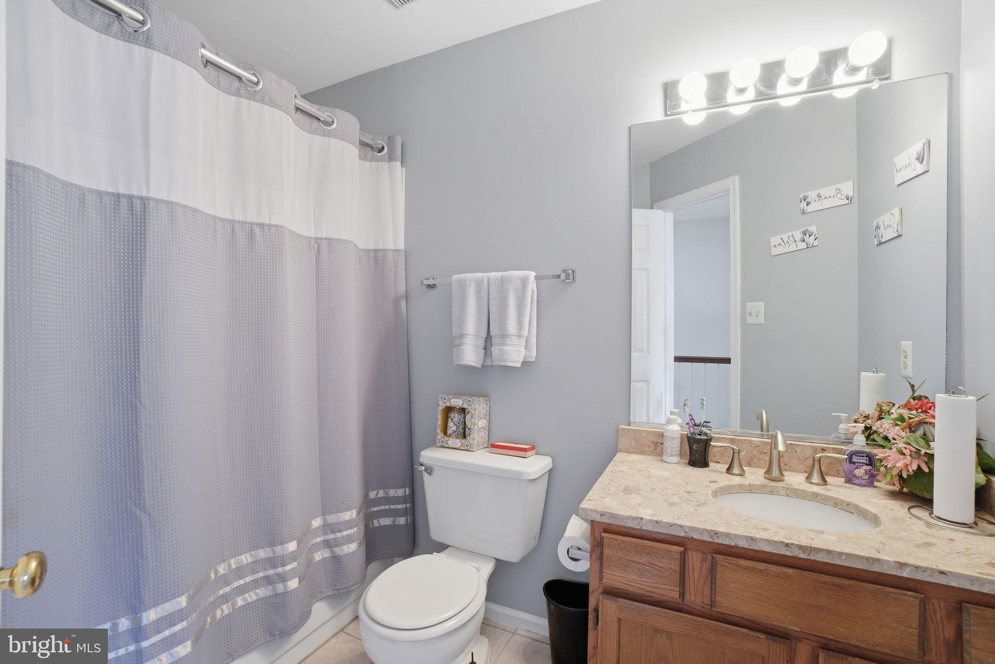 OVERLOOK POINTE - Residential