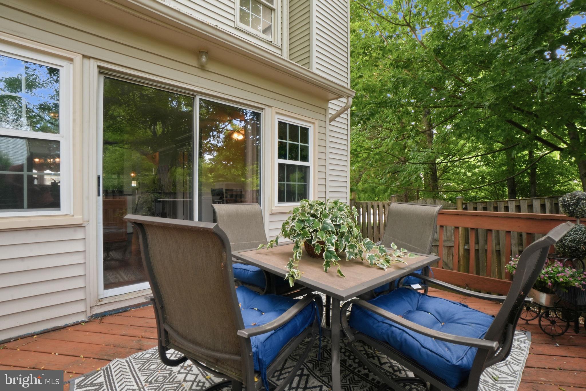 OVERLOOK POINTE - Residential