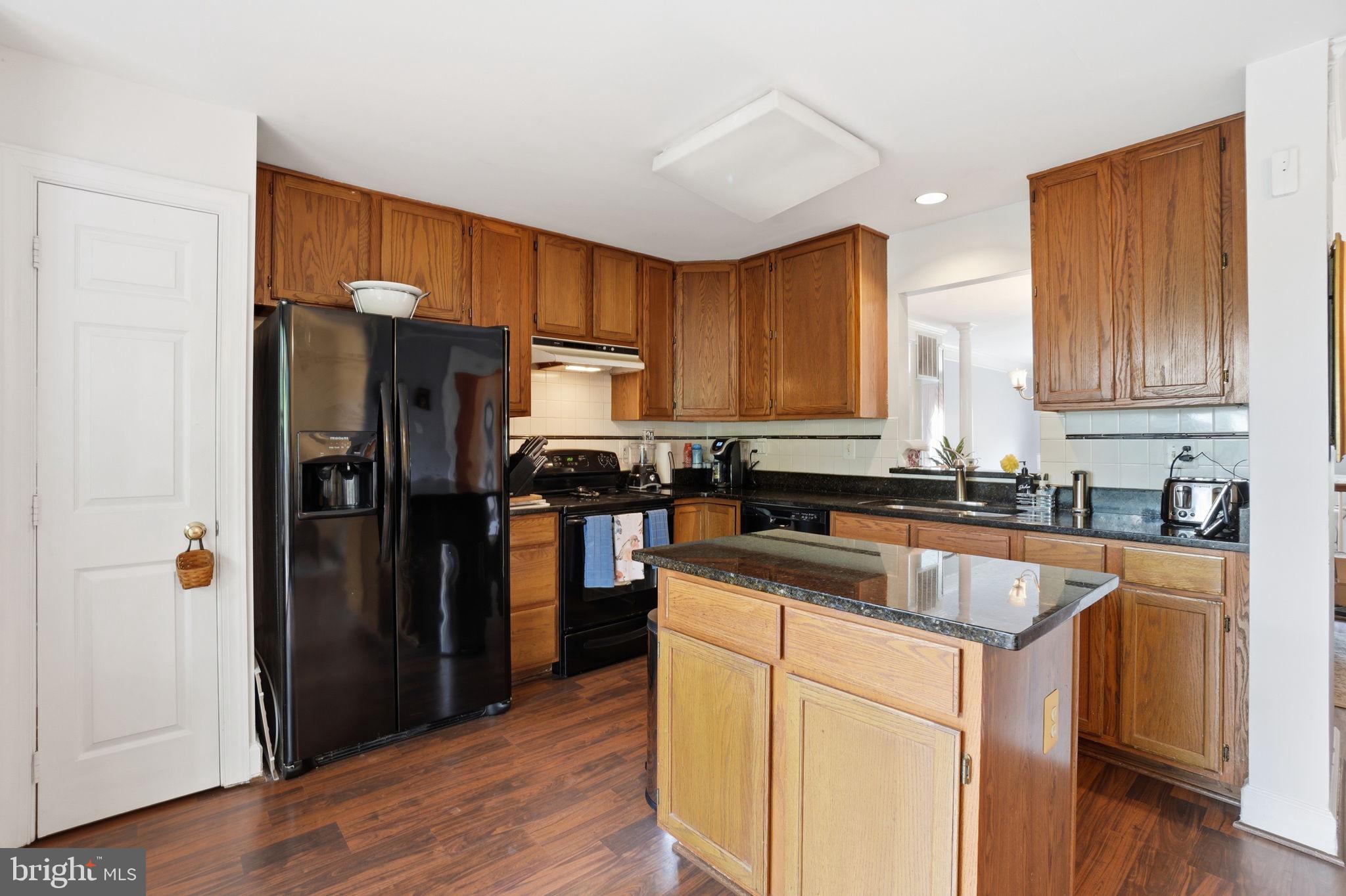 OVERLOOK POINTE - Residential