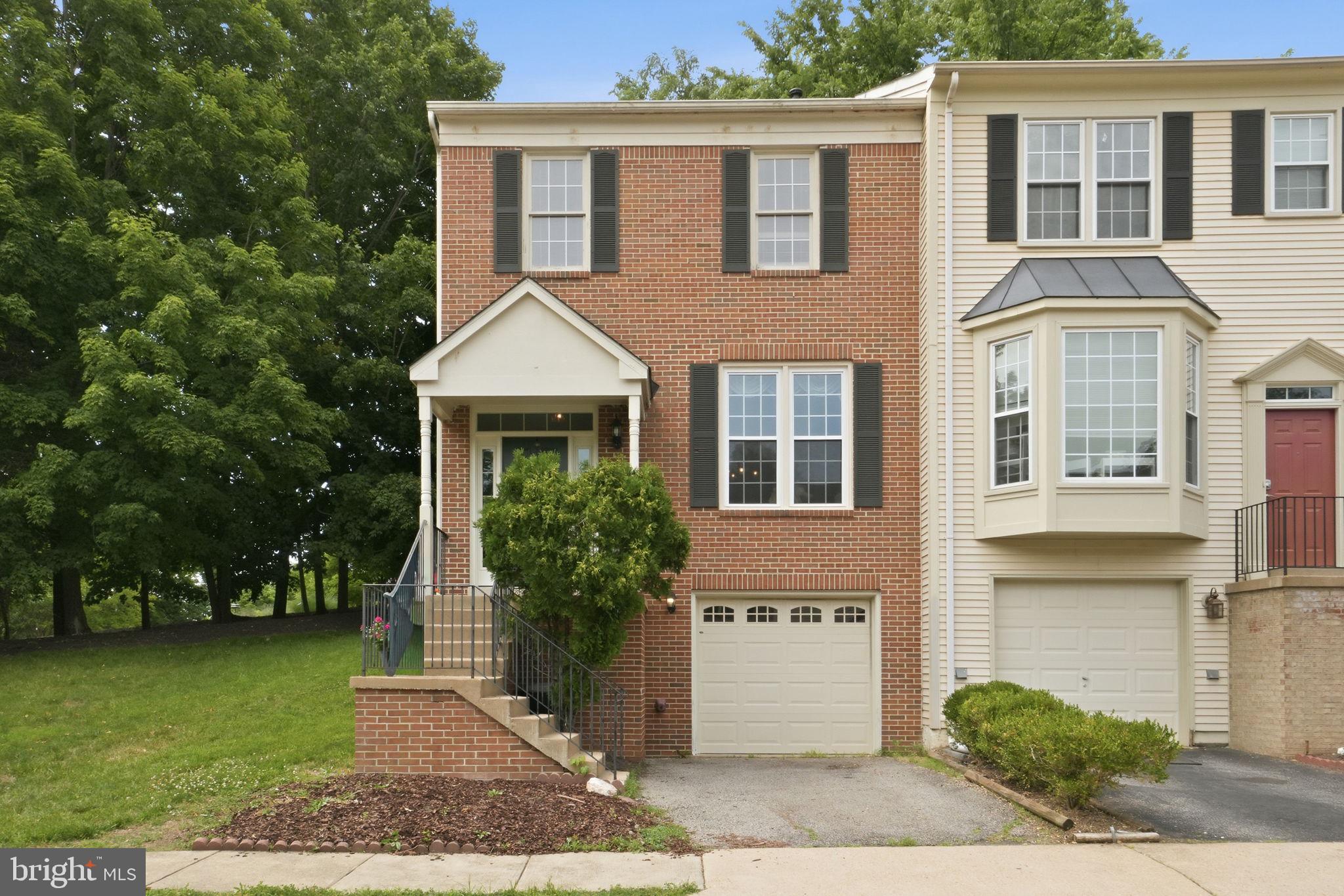 OVERLOOK POINTE - Residential