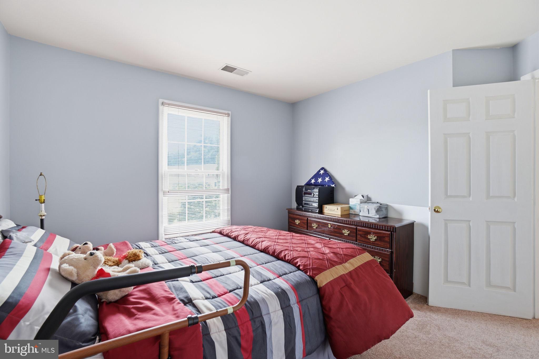 OVERLOOK POINTE - Residential