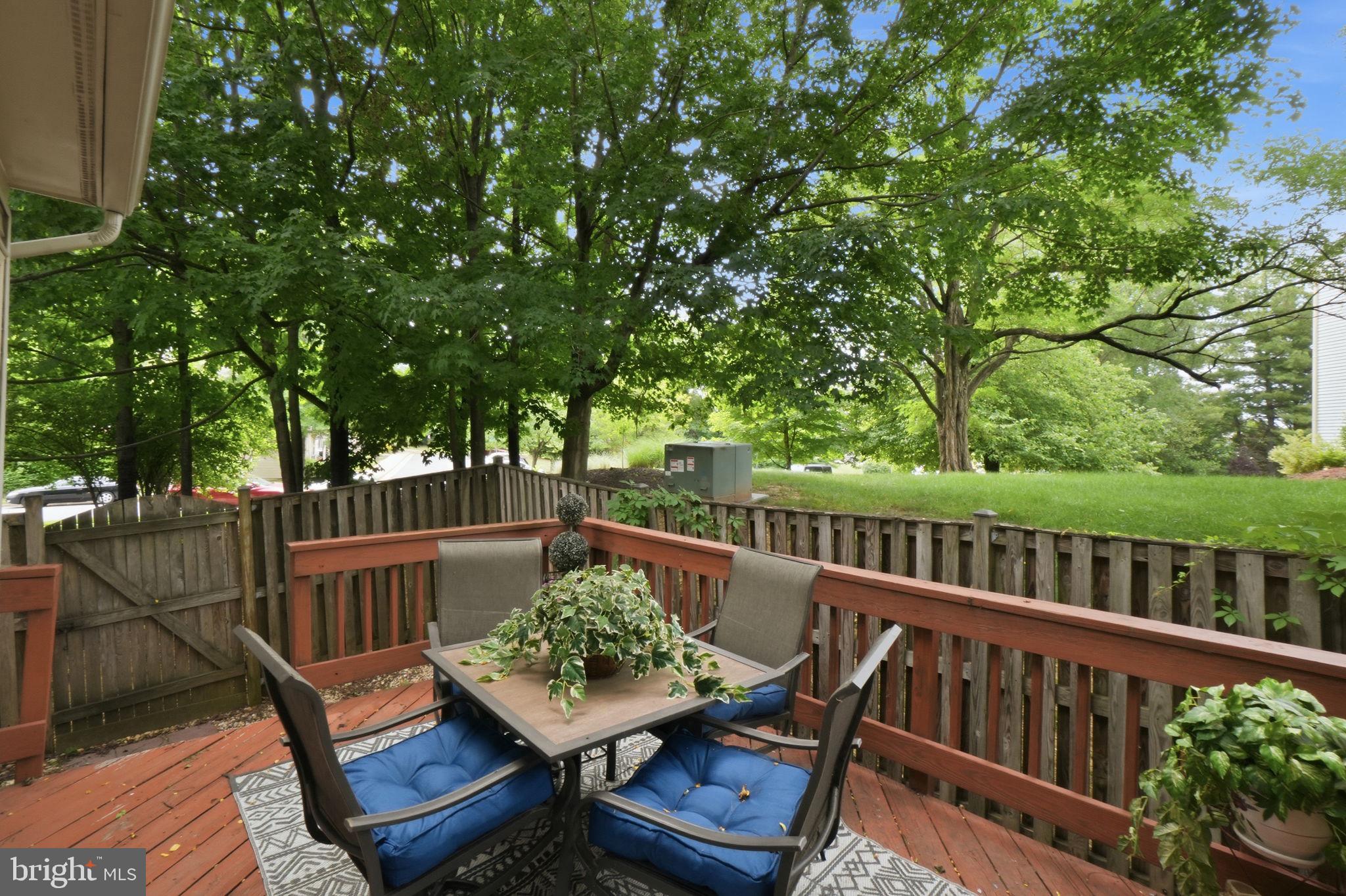 OVERLOOK POINTE - Residential