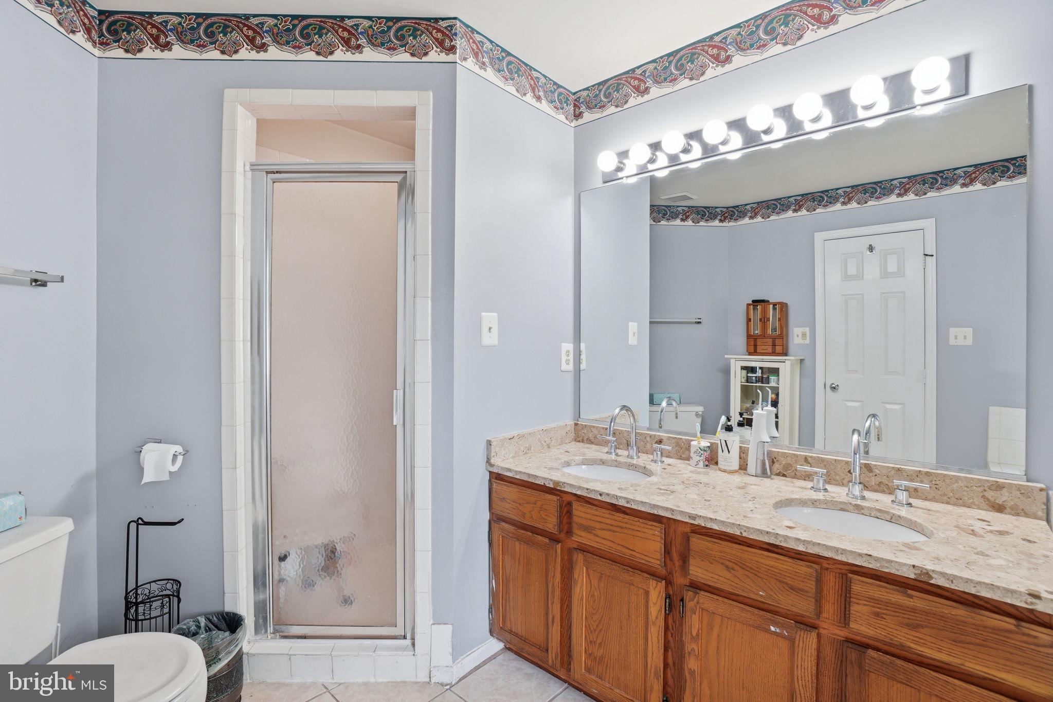 OVERLOOK POINTE - Residential