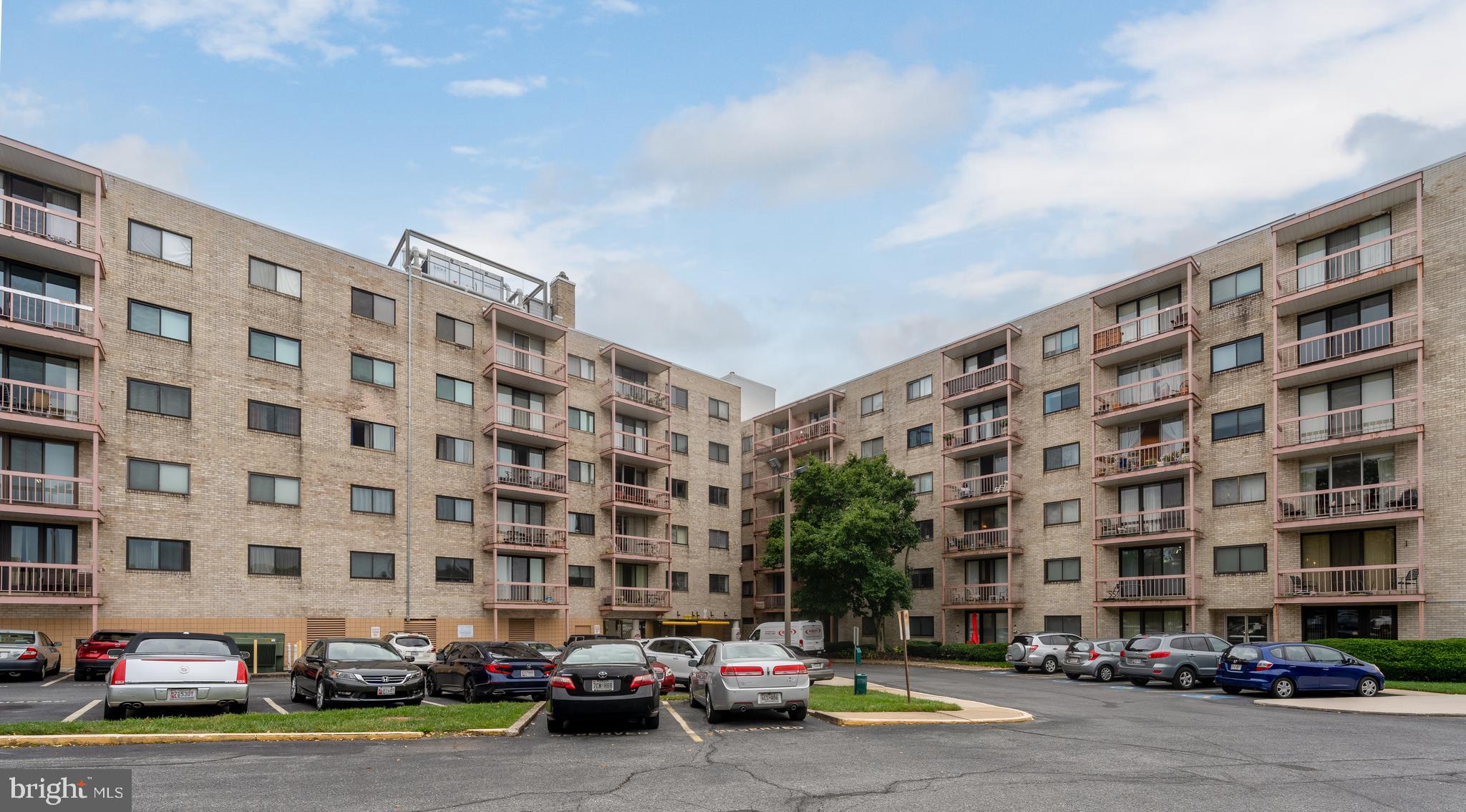 PIKESVILLE - Residential