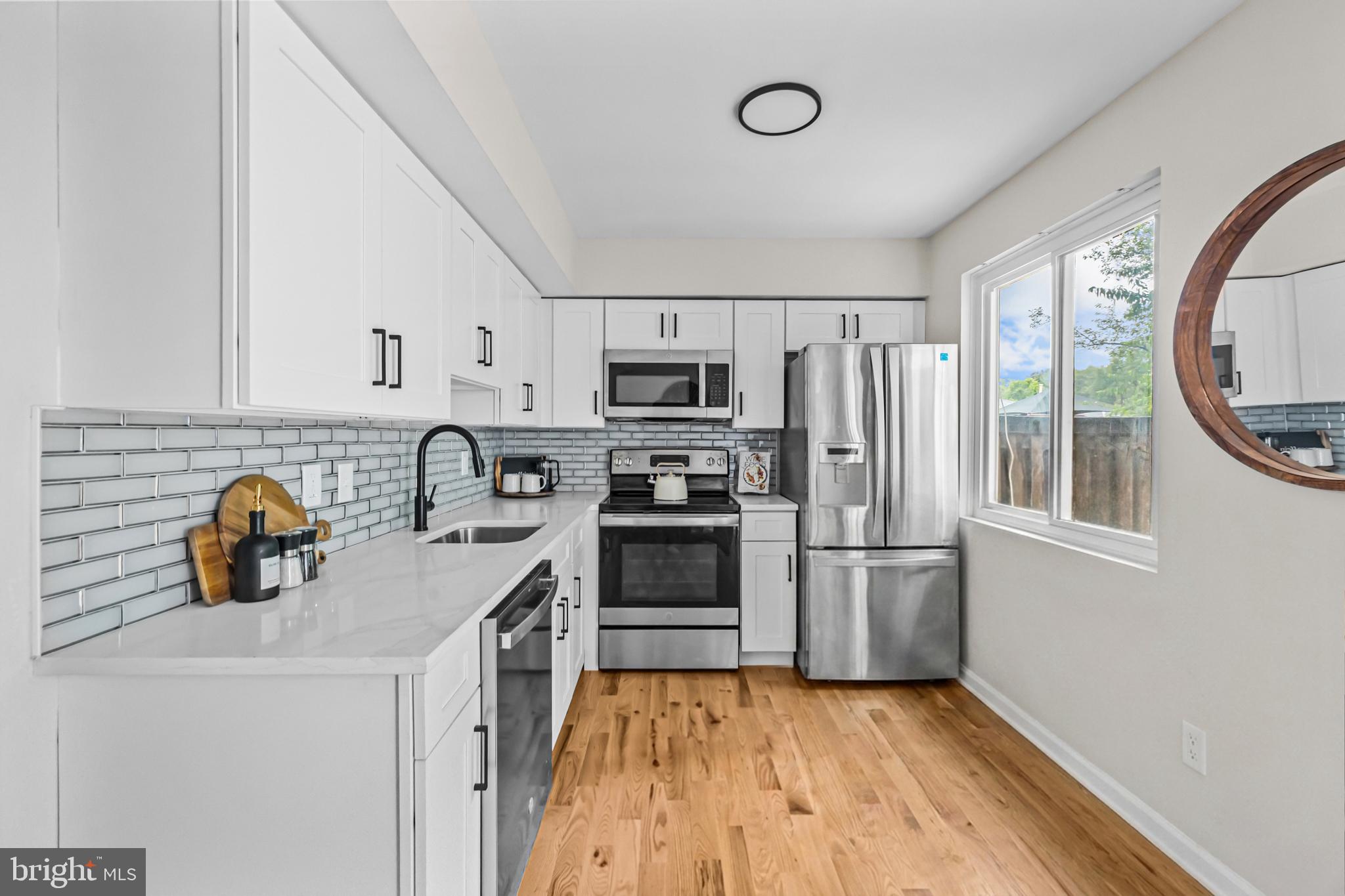 SUGARLAND SQUARE - Residential