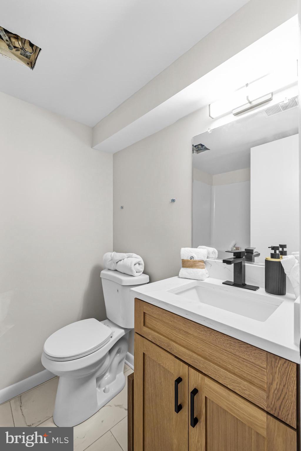 SUGARLAND SQUARE - Residential