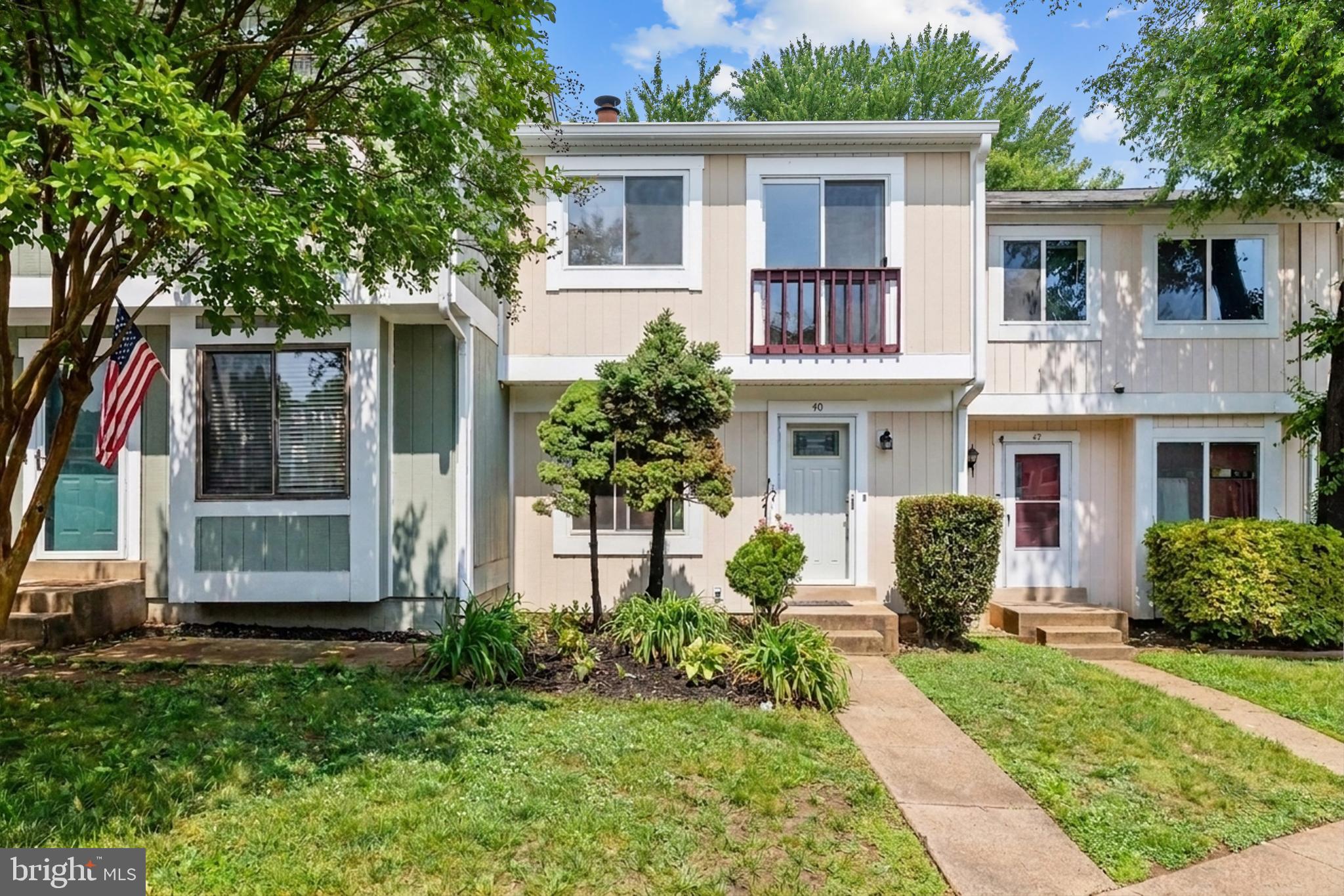 SUGARLAND SQUARE - Residential
