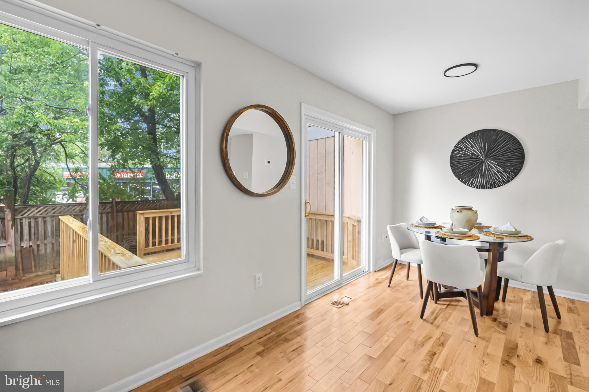 SUGARLAND SQUARE - Residential