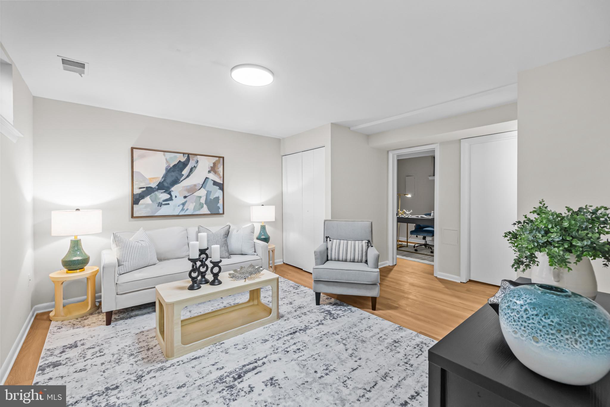 SUGARLAND SQUARE - Residential