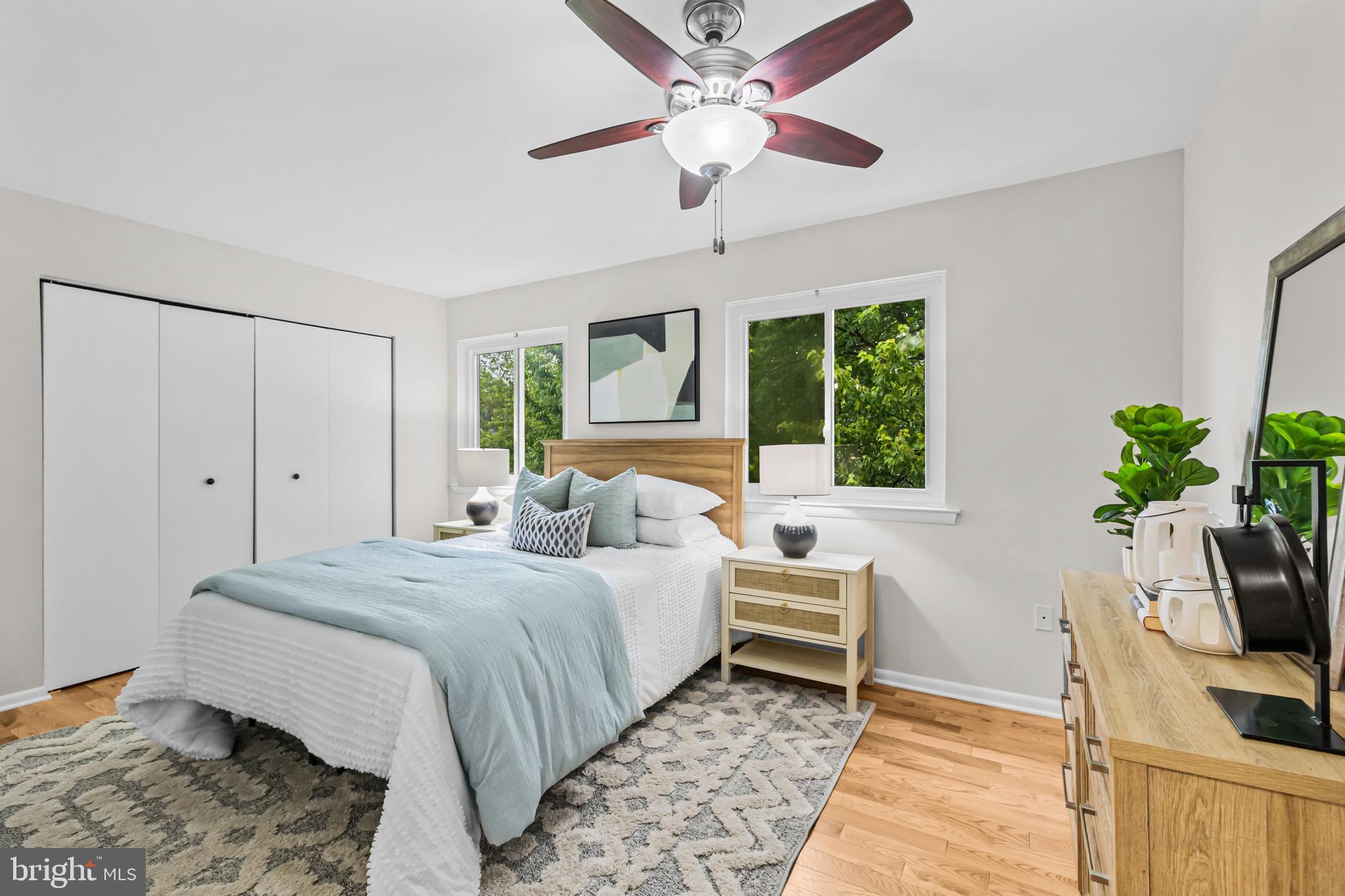SUGARLAND SQUARE - Residential