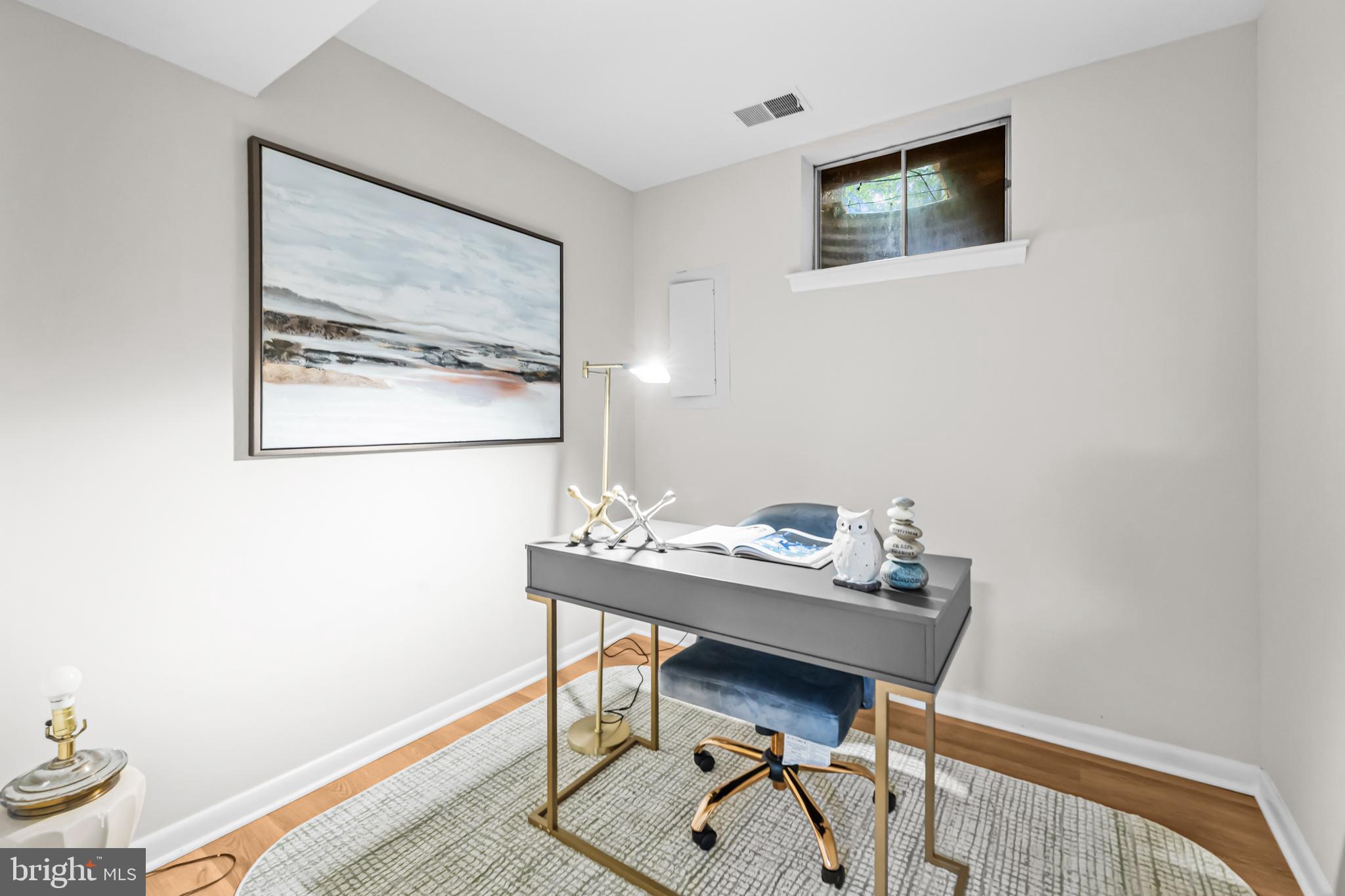 SUGARLAND SQUARE - Residential
