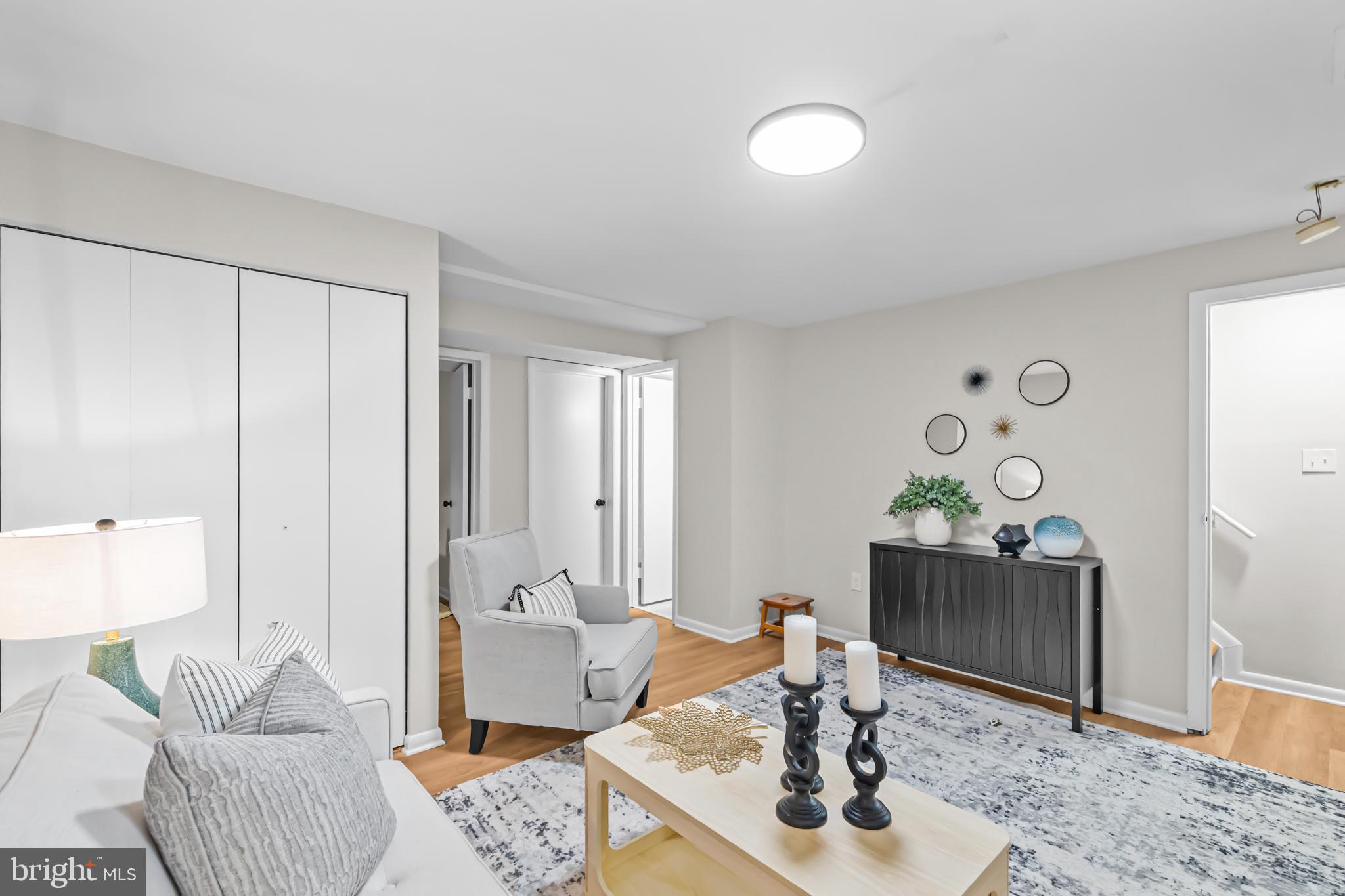 SUGARLAND SQUARE - Residential