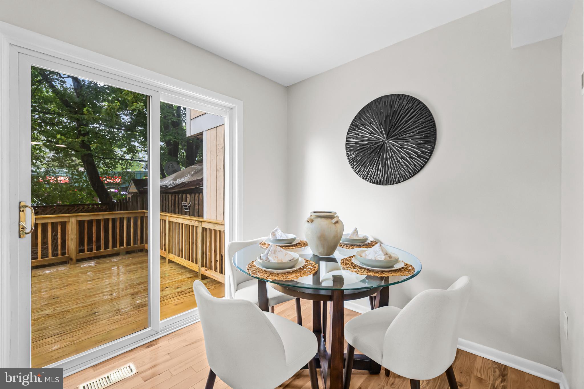 SUGARLAND SQUARE - Residential