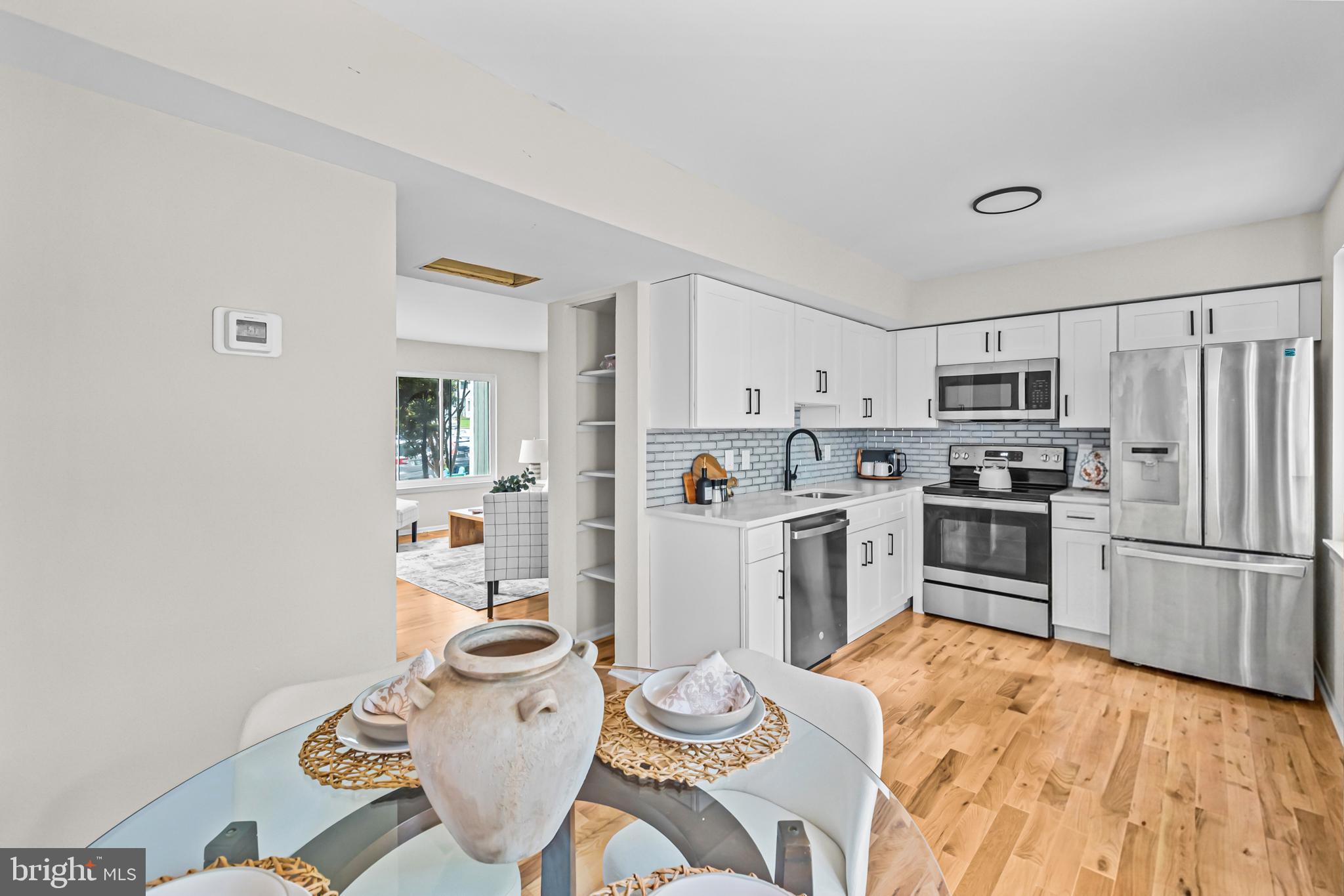 SUGARLAND SQUARE - Residential
