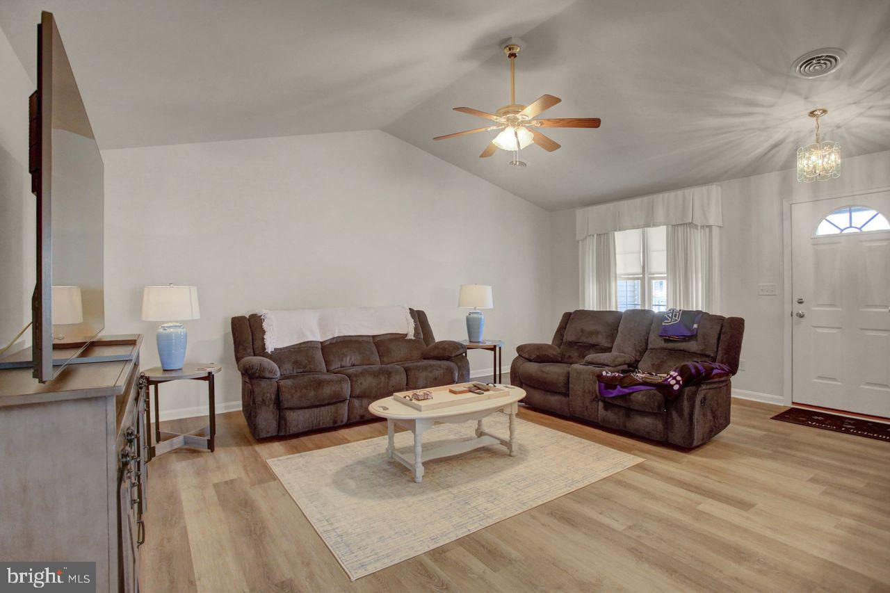 ENCLAVE - Residential