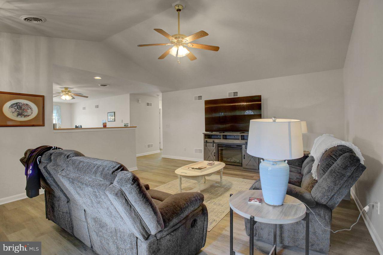 ENCLAVE - Residential