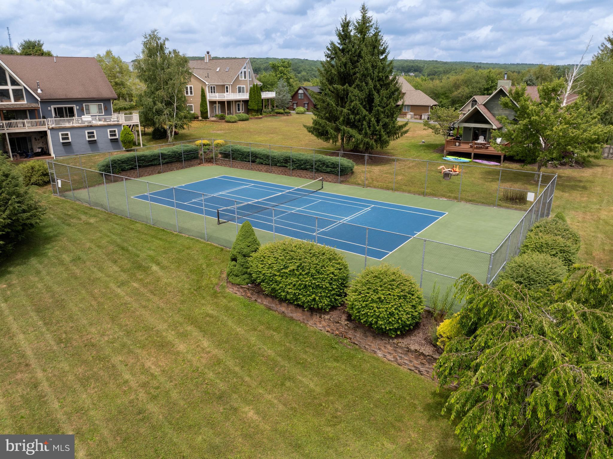 LAKE POINTE - Residential