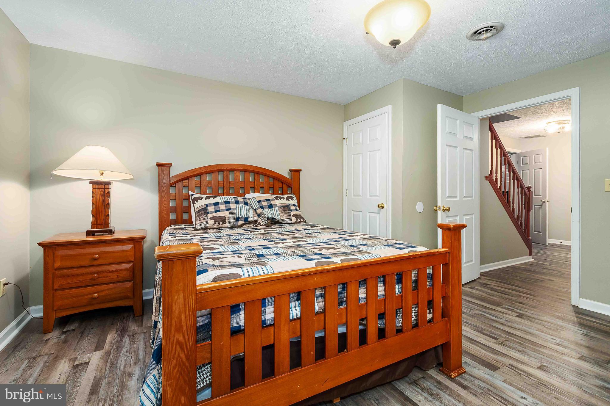 LAKE POINTE - Residential