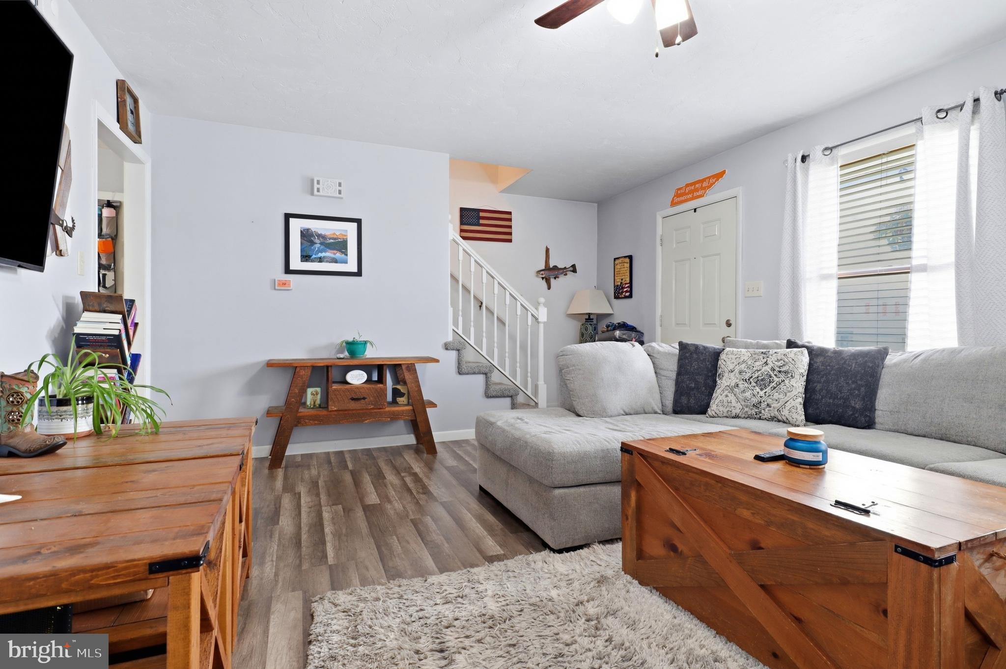 COLONIAL RIDGE - Residential