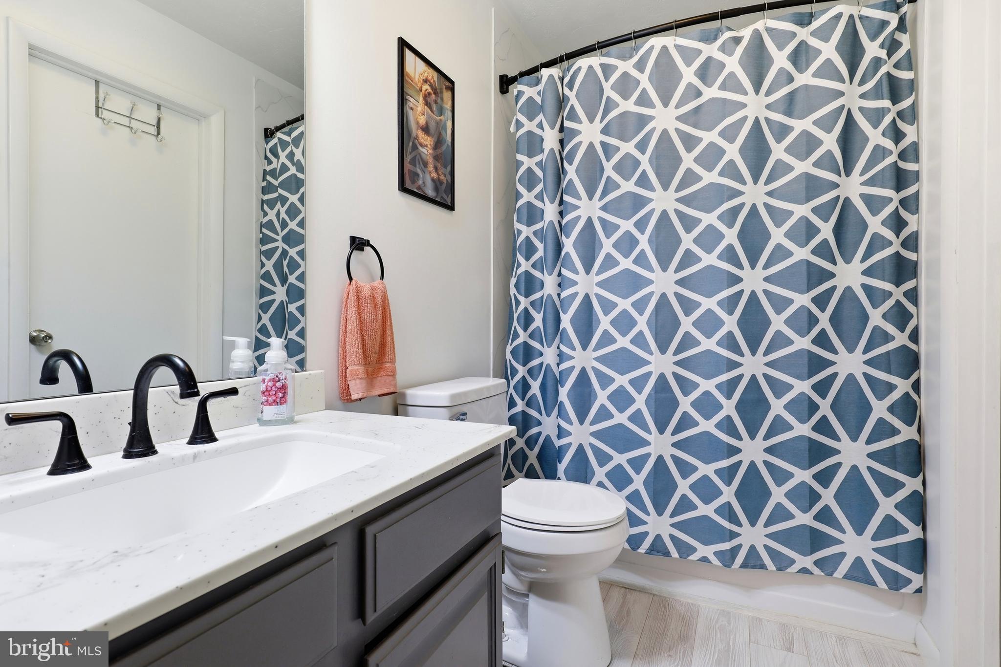 COLONIAL RIDGE - Residential