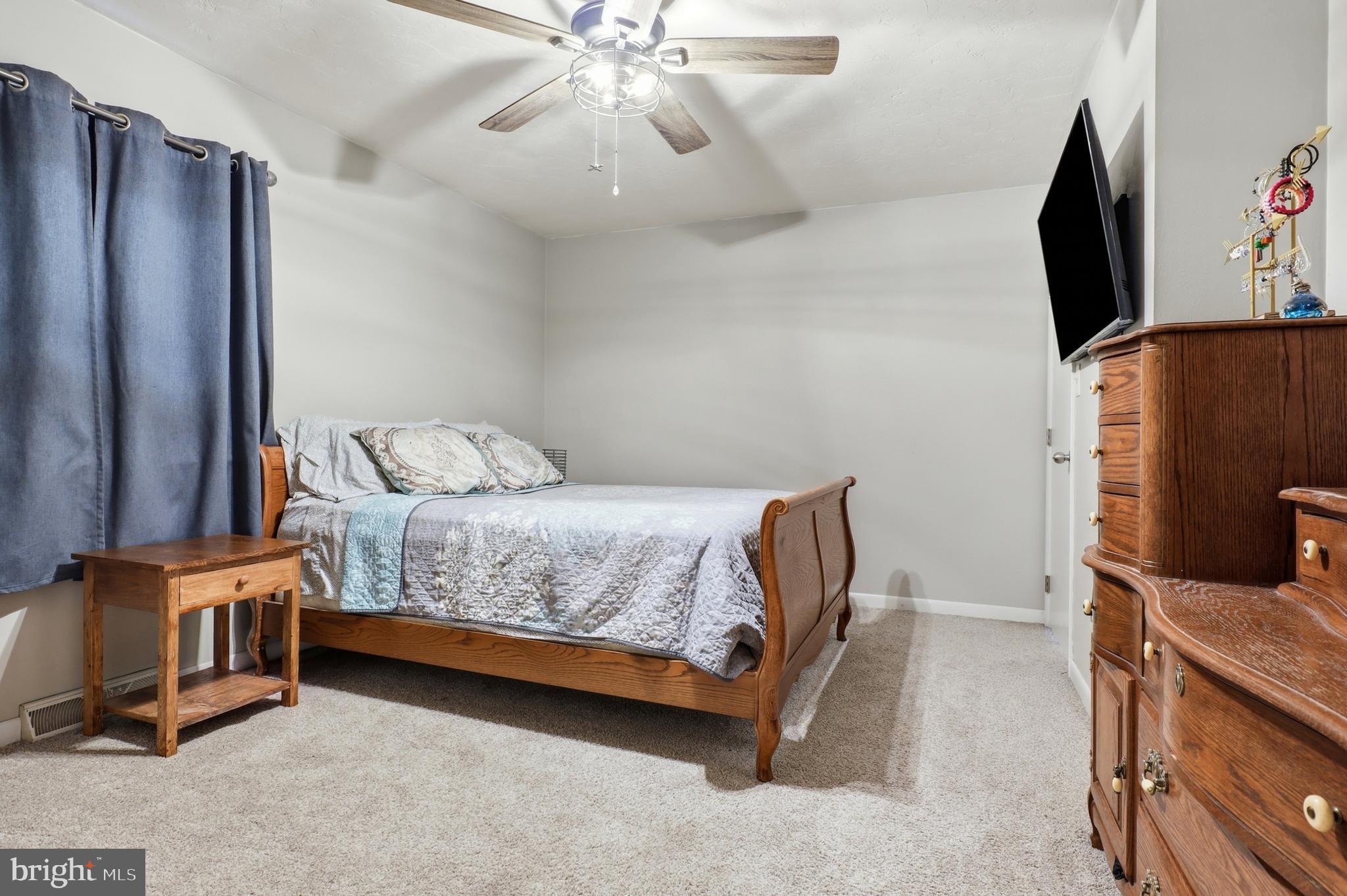 COLONIAL RIDGE - Residential