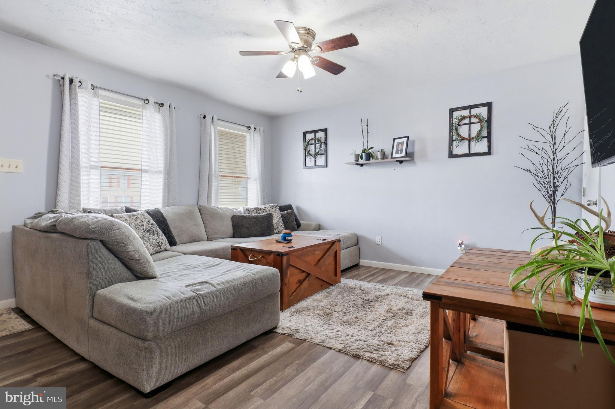 COLONIAL RIDGE - Residential